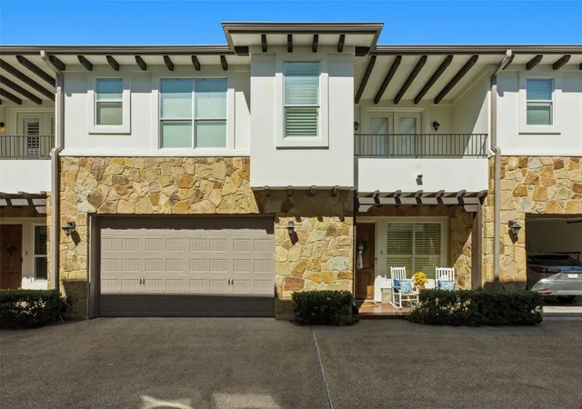 Photo 3 of Condo for sale at 1621 Enfield Rd #E, Austin, TX 78703 | MLS# 8727308 | Listing updated on 2026-10-07