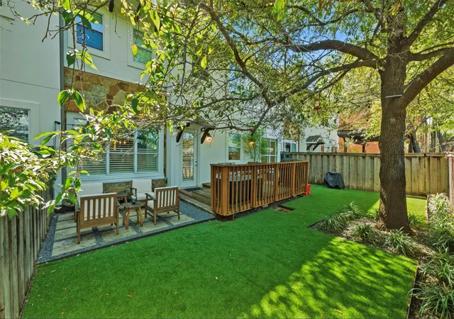 Photo 3 of Condo for sale at 1621 Enfield Rd #E, Austin, TX 78703 | MLS# 8727308 | Listing updated on 2026-10-22