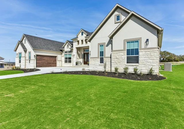 Photo 2 of Sale Pending at 1304 Paxton Ln, Florence, TX 76527 | MLS# 3243191 | Listing updated on 2026-09-02
