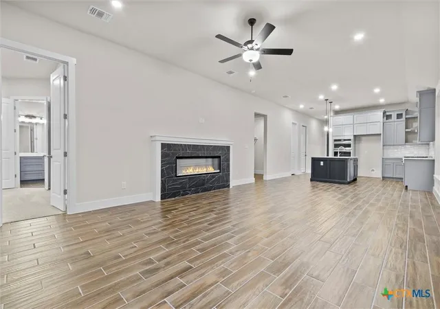 Photo 4 of Single family home for sale at 401 Stellar Wind Dr, Georgetown, TX 78628 | MLS# 3692697 | Listing updated on 2026-10-19