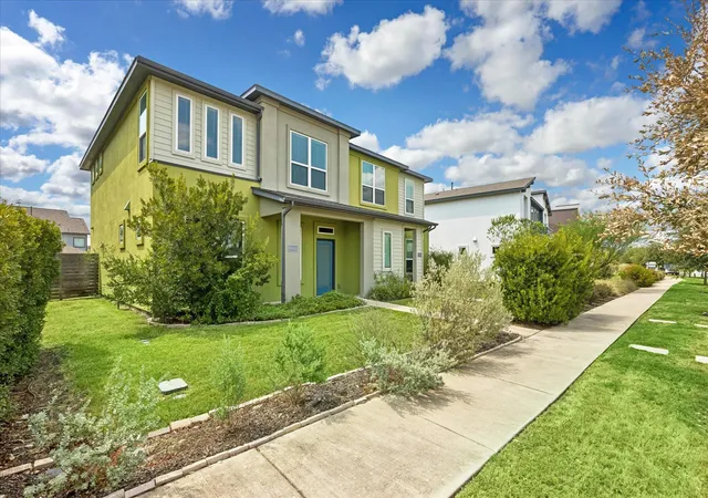 Listing Photo 2 - Condo for sale in building located at 8800 Whitter Dr, Austin, TX 78747 - Unit #58