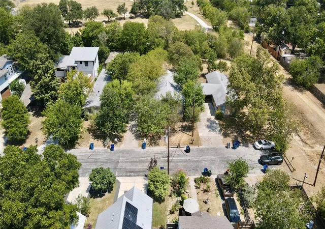 Photo 2 of Multi family home for sale at 402 Swanee Dr, Austin, TX 78752 | MLS# 5411444 | Listing updated on 2026-09-02
