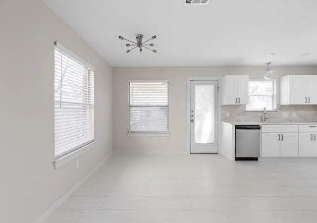 Photo 4 of Single family home for sale at 11116 Jim Thorpe Ln, Austin, TX 78748 | MLS# 5189338 | Listing updated on 2026-10-27