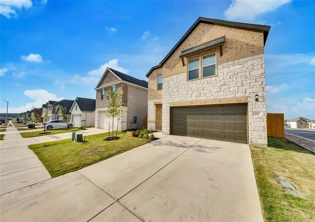 Photo 3 of Single family home for sale at 152 Breccia Trl, Liberty Hill, TX 78642 | MLS# 7527515 | Listing updated on 2026-09-08