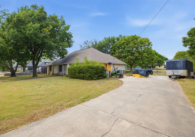 Photo 2 of Single family home for sale at 50208 Eagle Tr Dr, Georgetown, TX 78626 | MLS# 7743505 | Listing updated on 2026-09-02