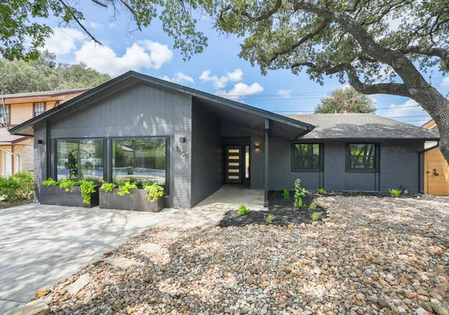 Photo 1 of Single family home for sale at 7000 Shadywood Dr, Austin, TX 78745 | MLS# 7040037 | Listing updated on 2026-10-27