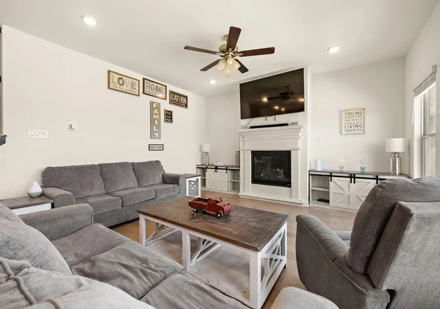 Photo 3 of Single family home for sale at 100 Windgate Dr, Hutto, TX 78634 | MLS# 4767658 | Listing updated on 2026-09-12