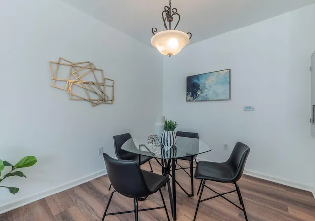Listing Photo 5 - Condo for sale in building located at 1201 Grv Blvd, Austin, TX 78741 - Unit #702