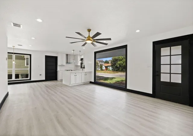 Photo 3 of Single family home for sale at 606 Barbara Dr, San Marcos, TX 78666 | MLS# 6743374 | Listing updated on 2026-10-01
