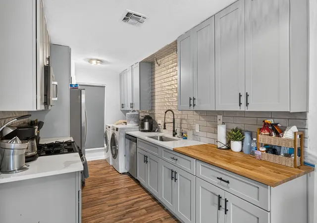 Photo 4 of House for sale at 1404 W Braker Ln, Austin, TX 78758 | MLS# 7532943 | Listing updated on 2026-09-17