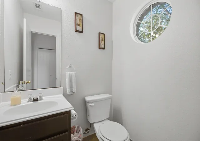 Photo 4 of Single family home for sale at 113 Songbird Ct, Cedar Creek, TX 78612 | MLS# 6427399 | Listing updated on 2026-09-21