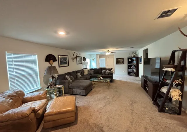 Photo 3 of Single family home for sale at 728 Shoal Crk, New Braunfels, TX 78132 | MLS# 2651557 | Listing updated on 2026-10-29