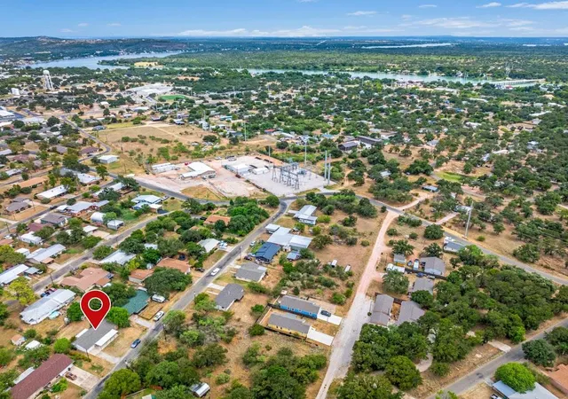 Photo 2 of Sale Pending at 1902 Twin Oaks St, Kingsland, TX 78639 | MLS# 4374419 | Listing updated on 2026-09-28
