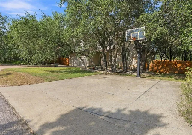 Photo 3 of Single family home for sale at 811 Presa Arriba Rd, Austin, TX 78733 | MLS# 5425686 | Listing updated on 2026-09-24