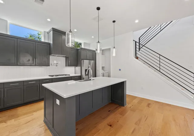 Photo 3 of Single family home for sale at 1719 Bunche Rd, Austin, TX 78721 | MLS# 4506082 | Listing updated on 2026-09-25