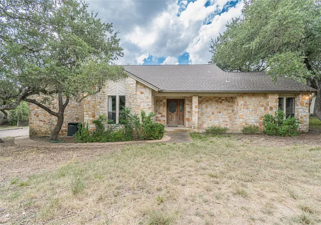 Photo 1 of Sale Pending at 1047 Windmill Rd, Dripping Springs, TX 78620 | MLS# 7364175 | Listing updated on 2026-10-02
