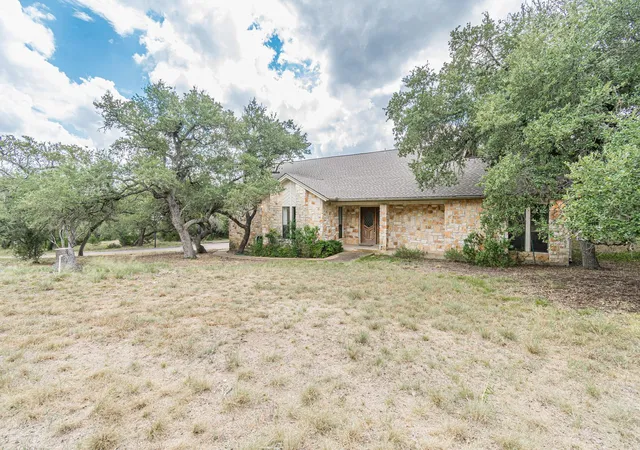 Photo 3 of Sale Pending at 1047 Windmill Rd, Dripping Springs, TX 78620 | MLS# 7364175 | Listing updated on 2026-10-02