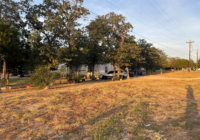 Manufactured home for sale at 103 Azalea Ave, Elgin, TX 78621 | MLS# 1921016