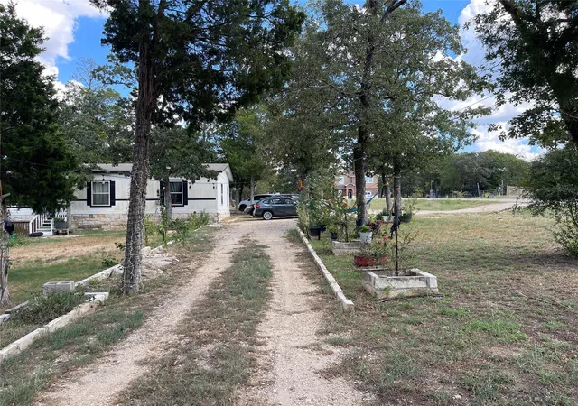 Photo 24 of Manufactured home for sale at 103 Azalea Ave, Elgin, TX 78621 | MLS# 1921016 | Listing updated on 2026-10-08