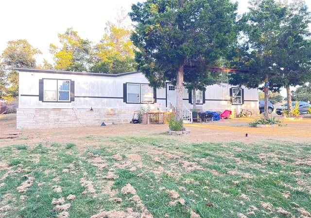Photo 4 of Manufactured home for sale at 103 Azalea Ave, Elgin, TX 78621 | MLS# 1921016 | Listing updated on 2026-09-20