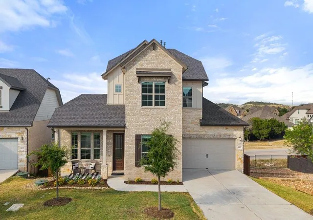 Photo 2 of Single family home for sale at 6800 Empresa Dr, Austin, TX 78738 | MLS# 6894885 | Listing updated on 2026-10-09