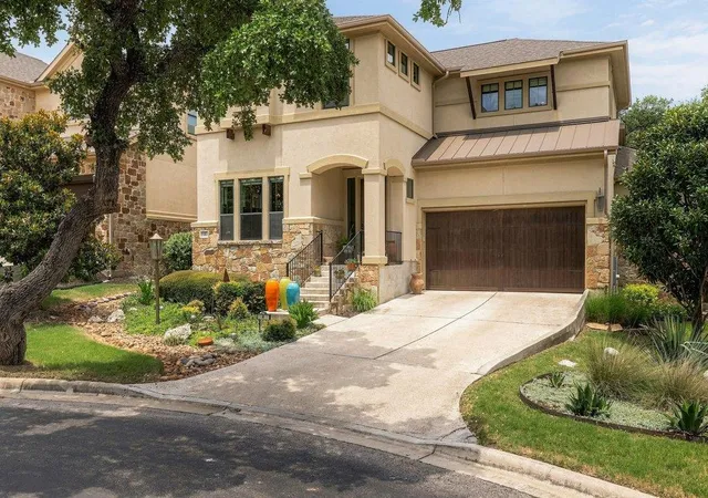 Photo 2 of Single family home for sale at 2 Prestonwood Cv, Lakeway, TX 78734 | MLS# 6603211 | Listing updated on 2026-09-30