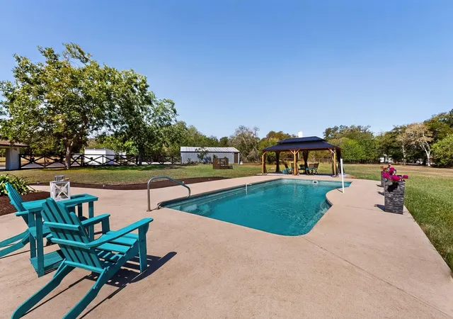 Photo 4 of Single family home for sale at 504 Buckaroo Trl, Buda, TX 78610 | MLS# 4384393 | Listing updated on 2026-10-03