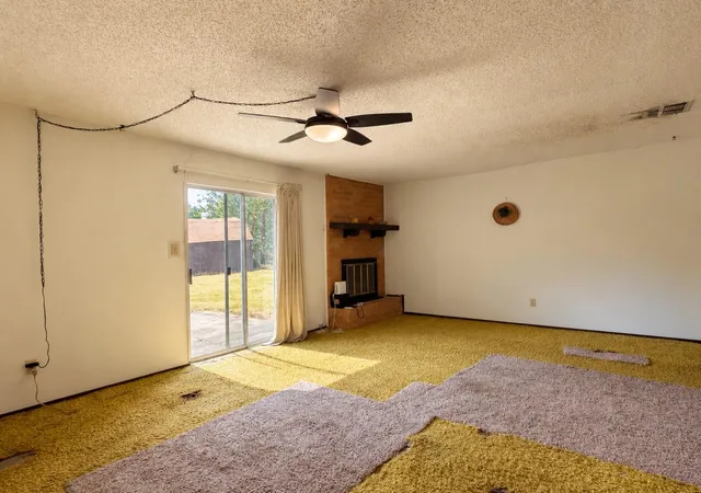 Photo 3 of Single family home for sale at 704 Drake Ln, Taylor, TX 76574 | MLS# 4153345 | Listing updated on 2026-09-29