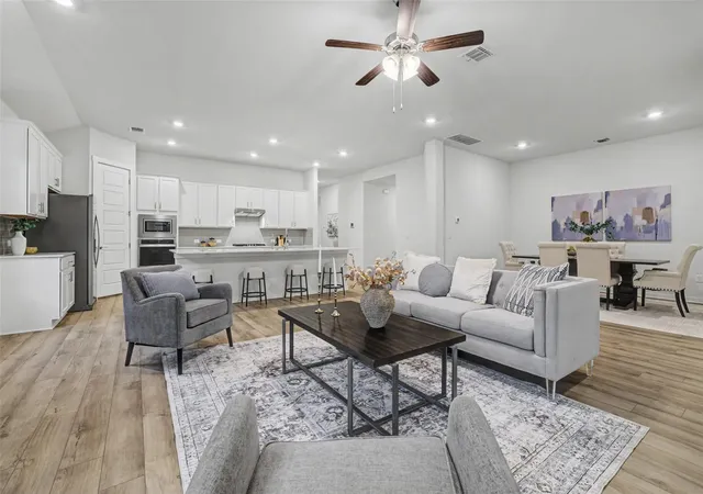 Photo 3 of Single family home for sale at 421 Abruzzi St, Leander, TX 78641 | MLS# 8151657 | Listing updated on 2026-09-17