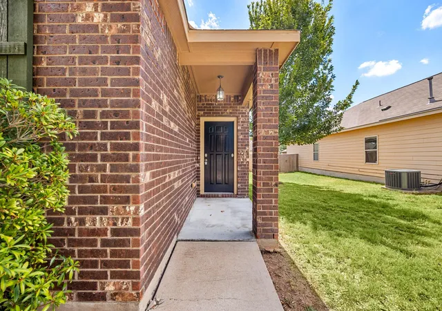 Photo 3 of Single family home for sale at 1200 Reagan Wells Dr, Hutto, TX 78634 | MLS# 2036509 | Listing updated on 2026-09-18