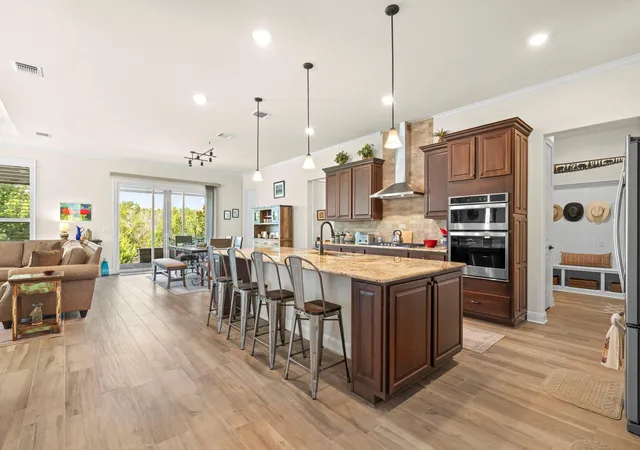 Photo 4 of Sale Pending at 220 Iron Rail Ln, Georgetown, TX 78633 | MLS# 4074468 | Listing updated on 2026-10-10