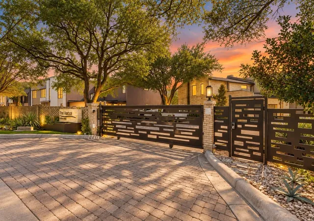 Photo 3 of Condo for sale at 2465 Westlake Dr, Austin, TX 78746 | MLS# 3570230 | Listing updated on 2026-09-24