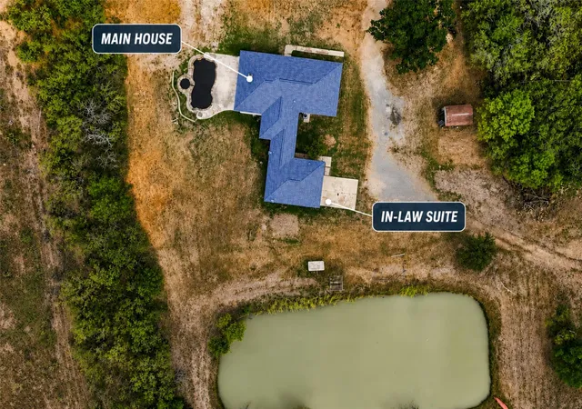 Photo 2 of Single family home for sale at 1871 Bridle Path Rd, Luling, TX 78648 | MLS# 5000089 | Listing updated on 2026-10-06