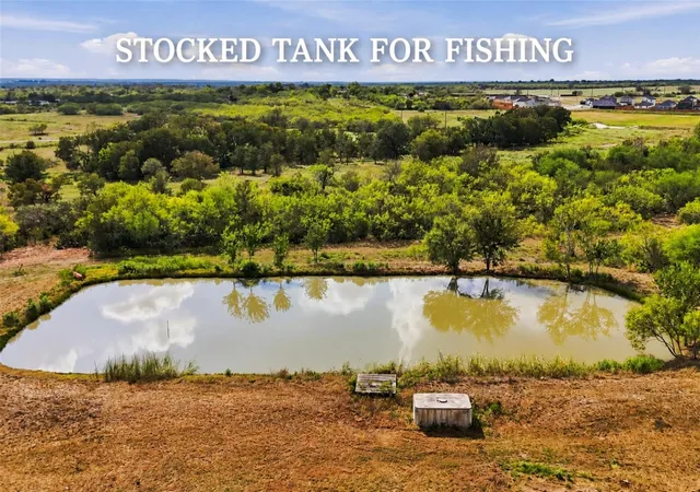 Photo 3 of Single family home for sale at 1871 Bridle Path Rd, Luling, TX 78648 | MLS# 5000089 | Listing updated on 2026-10-06