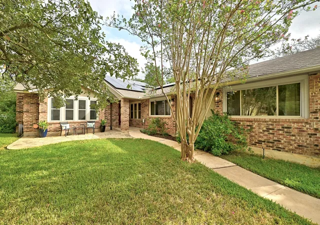Single family home for sale at 11218 Stormy Ridge Rd, Austin, TX 78739 | MLS# 9351843