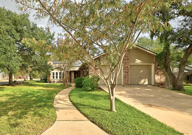 Photo 2 of Single family home for sale at 11218 Stormy Ridge Rd, Austin, TX 78739 | MLS# 9351843 | Listing updated on 2026-10-03