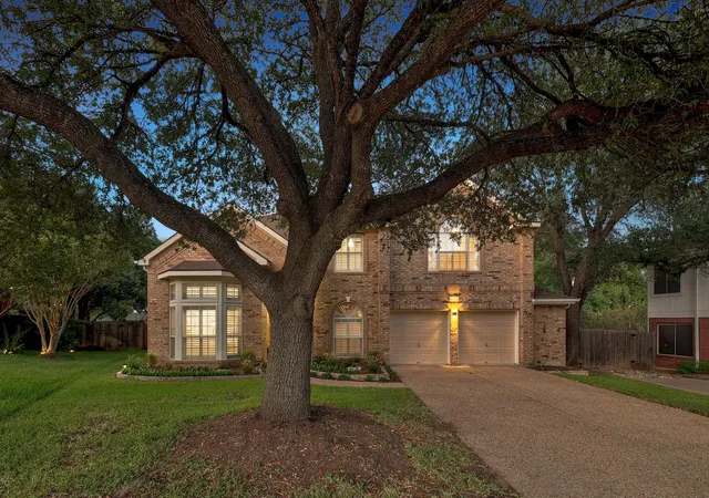 Single family home for sale at 10810 Pinkney Ln, Austin, TX 78739 | MLS# 1362064