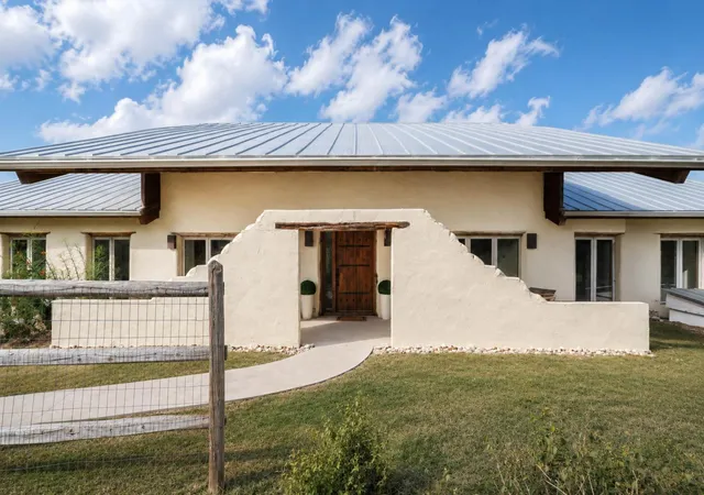 Photo 1 of Single family home for sale at 901 Old Red Ranch Rd, Dripping Springs, TX 78620 | MLS# 9014768 | Listing updated on 2026-10-29