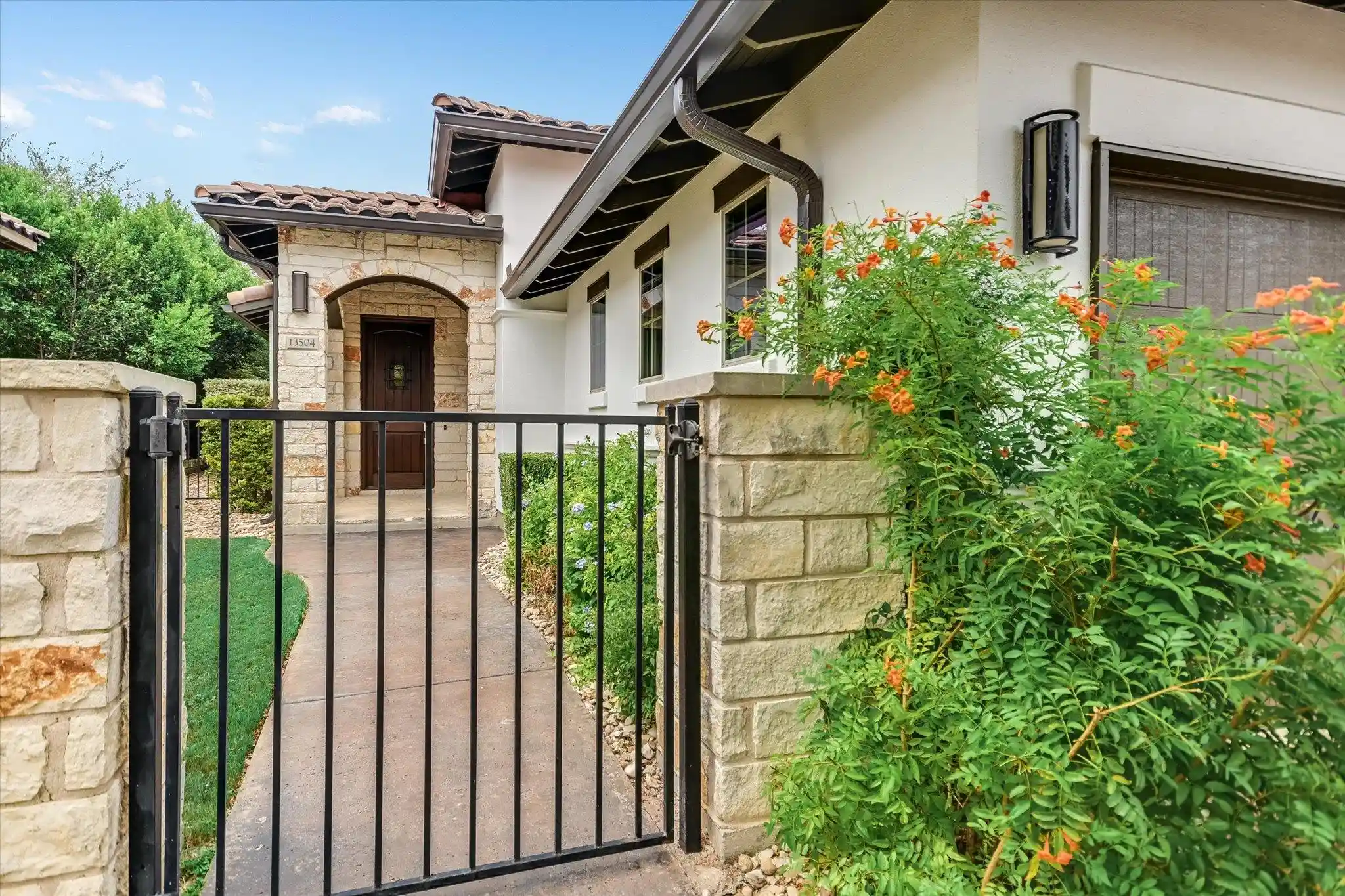Listing Photo 2 - Condo for sale in 13504 Golden Wave Loop located at 13504 Golden Wave Loop, Austin, TX 78738 - Unit #51