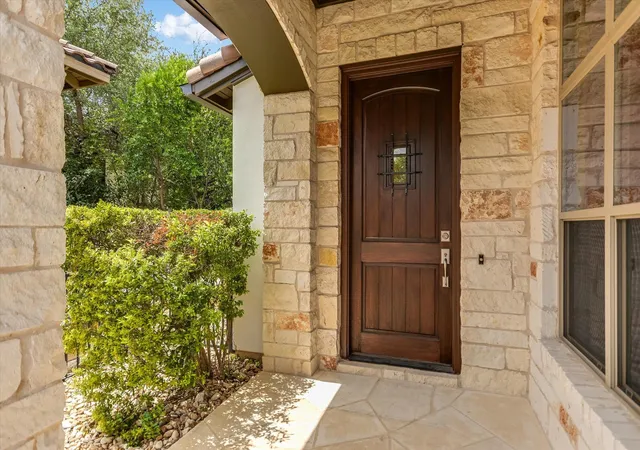 Listing Photo 5 - Condo for sale in building located at 13504 Golden Wave Loop, Austin, TX 78738 - Unit #51