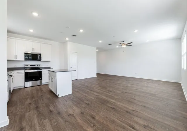 Photo 4 of Single family home for sale at 200 Green Berets Bnd, Jarrell, TX 76537 | MLS# 2449147 | Listing updated on 2026-10-26