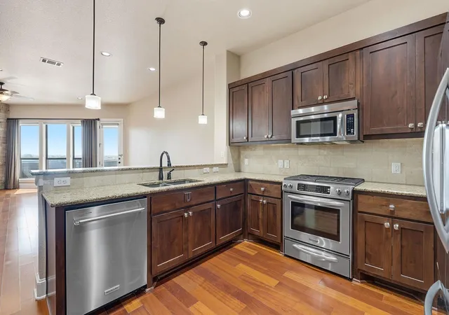 Listing Photo 4 - Condo for sale in building located at 6533 E Hl Dr, Austin, TX 78731 - Unit #5