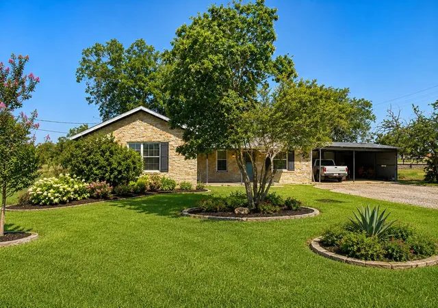 Photo 1 of Single family home for sale at 16 Church St, Maxwell, TX 78656 | MLS# 5063210 | Listing updated on 2026-09-13