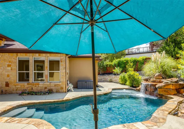 Photo 1 of Single family home for sale at 101 Indian Bnd Dr, Lakeway, TX 78734 | MLS# 5742529 | Listing updated on 2026-09-20