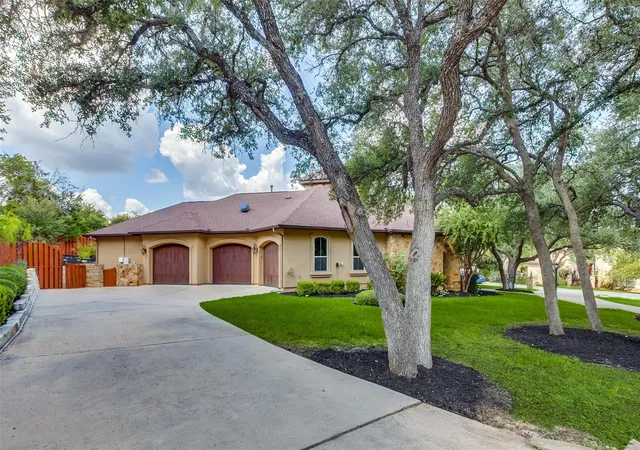 Photo 3 of Single family home for sale at 101 Indian Bnd Dr, Lakeway, TX 78734 | MLS# 5742529 | Listing updated on 2026-09-20