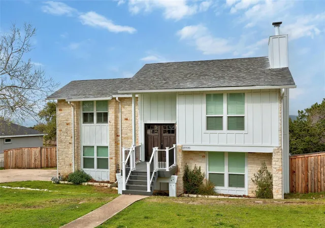 Photo 1 of Single family home for sale at 18908 Kelly Dr, Lago Vista, TX 78645 | MLS# 3908183 | Listing updated on 2026-10-09