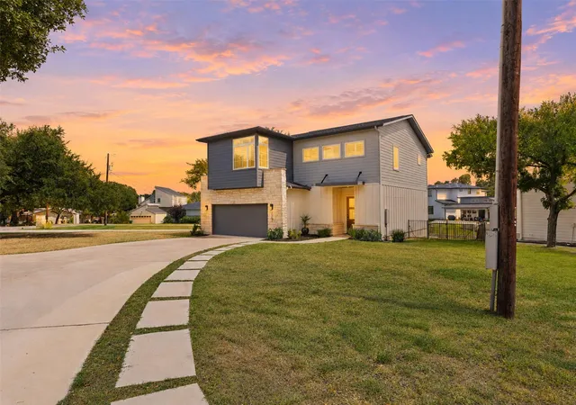 Photo 1 of Single family home for sale at 2201 Belaire Dr, Granite Shoals, TX 78654 | MLS# 4906252 | Listing updated on 2026-10-01