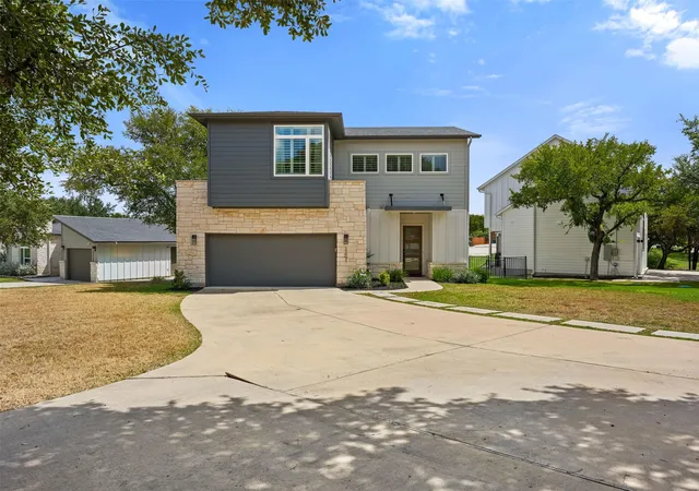 Photo 2 of Single family home for sale at 2201 Belaire Dr, Granite Shoals, TX 78654 | MLS# 4906252 | Listing updated on 2026-10-01