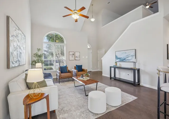 Photo 2 of Single family home for sale at 1912 Bobbywoods Ln, Manchaca, TX 78652 | MLS# 2417734 | Listing updated on 2026-09-21