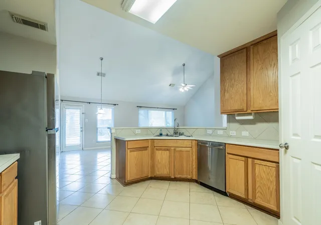 Photo 3 of Sale Pending at 2542 Golden Frk Dr, Katy, TX 77494 | MLS# 7331187 | Listing updated on 2026-10-03